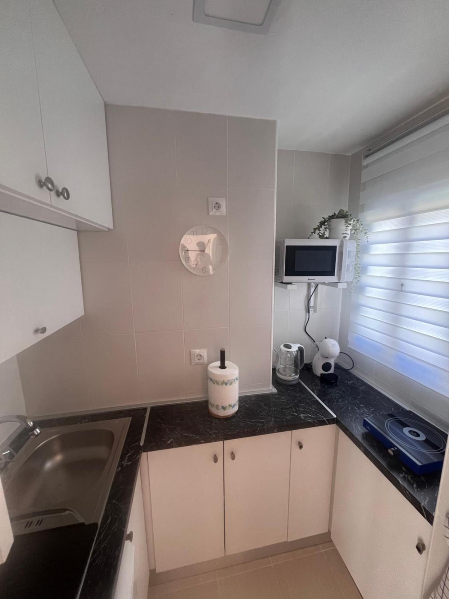 Apartamento Lidia Planta 2, La Carihuela 1ª Linea Playa, Vistas Mar, Buhardilla 1 Dormitorio, 40 M2, 1-3 Huesped, Terraza, Wifi Torremolinos Bagian luar foto
