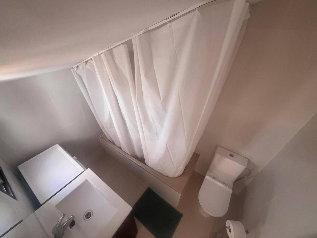 Apartamento Lidia Planta 2, La Carihuela 1ª Linea Playa, Vistas Mar, Buhardilla 1 Dormitorio, 40 M2, 1-3 Huesped, Terraza, Wifi Torremolinos Bagian luar foto