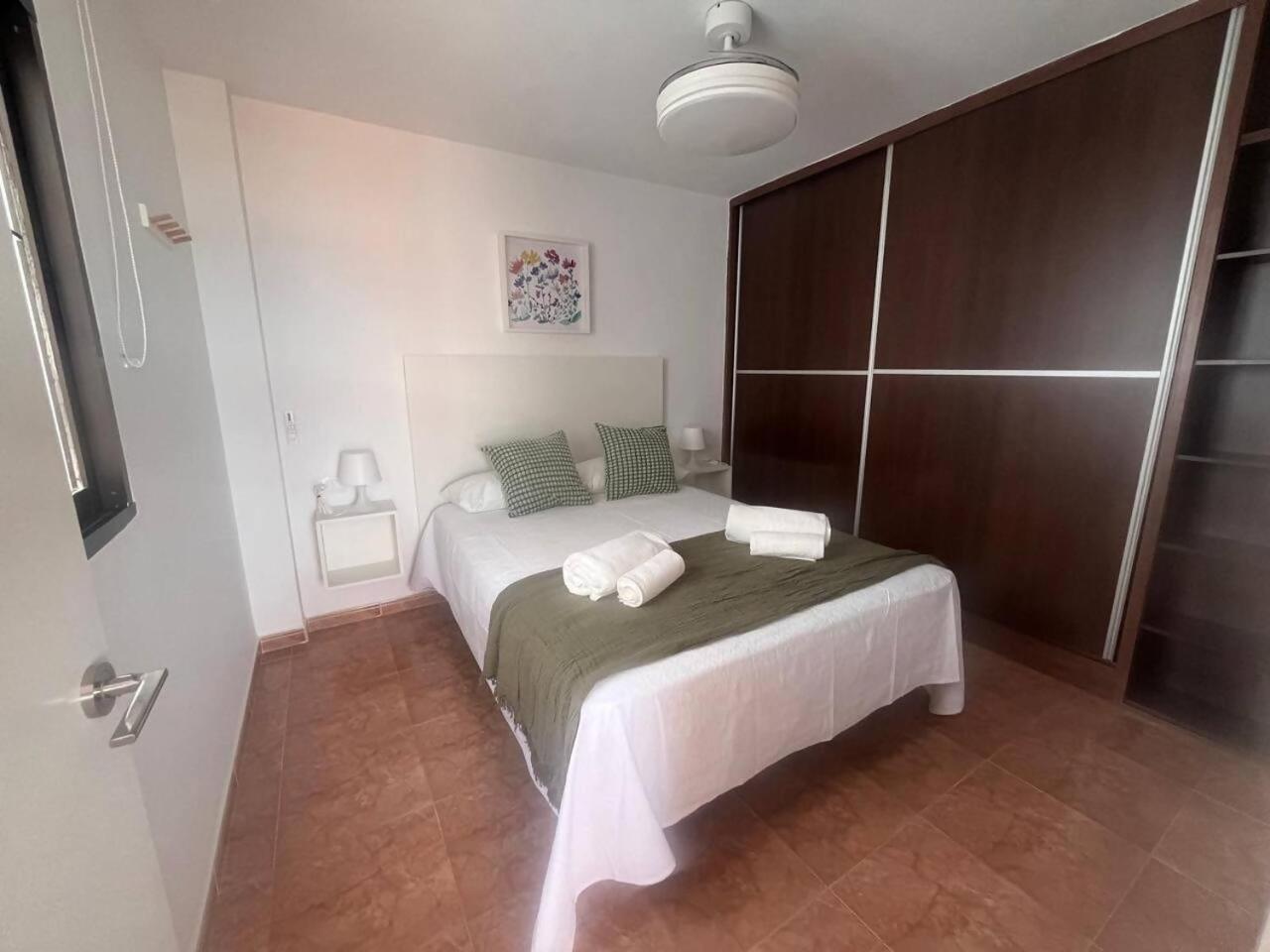 Apartamento Lidia Planta 2, La Carihuela 1ª Linea Playa, Vistas Mar, Buhardilla 1 Dormitorio, 40 M2, 1-3 Huesped, Terraza, Wifi Torremolinos Bagian luar foto