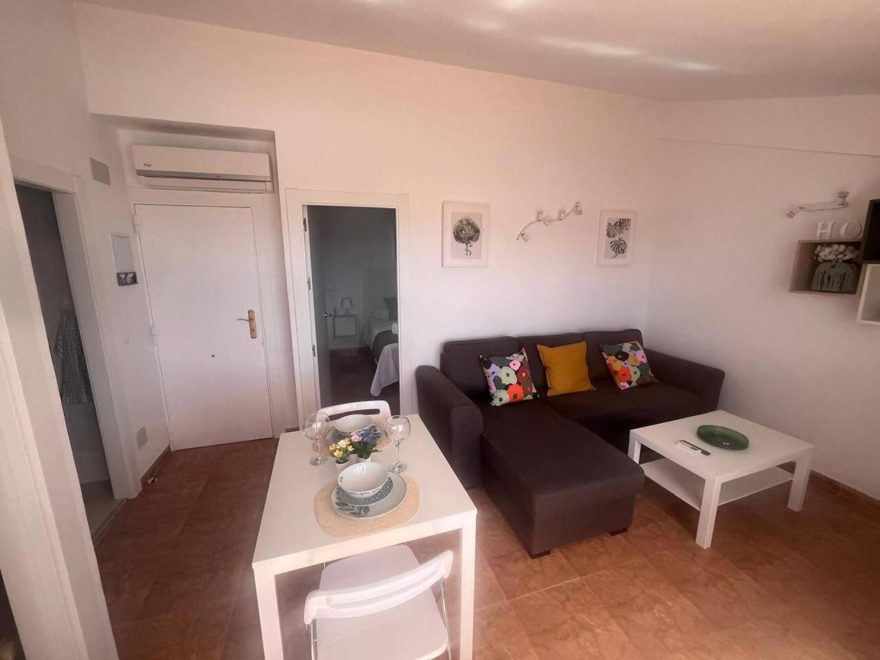 Apartamento Lidia Planta 2, La Carihuela 1ª Linea Playa, Vistas Mar, Buhardilla 1 Dormitorio, 40 M2, 1-3 Huesped, Terraza, Wifi Torremolinos Bagian luar foto