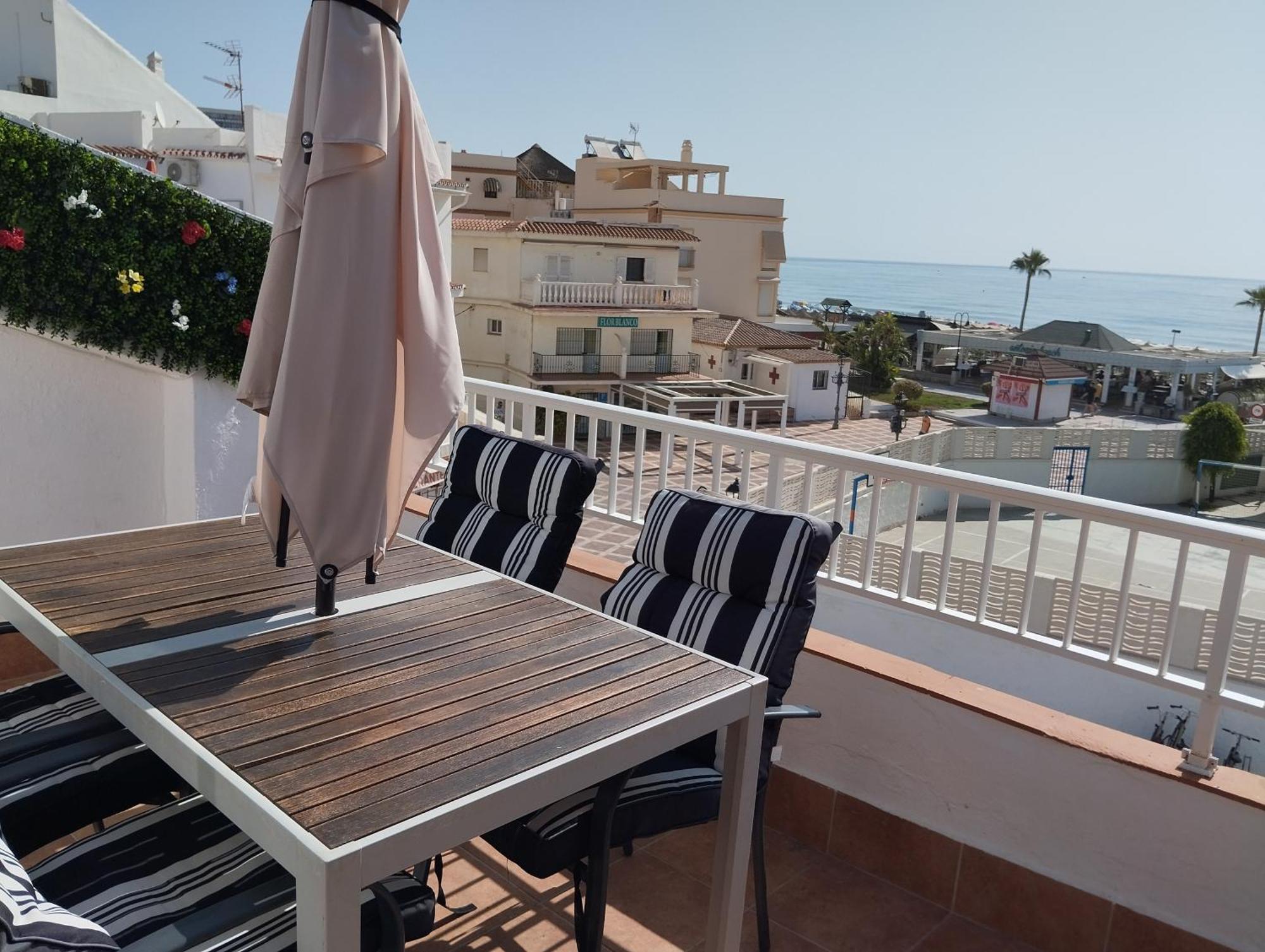 Apartamento Lidia Planta 2, La Carihuela 1ª Linea Playa, Vistas Mar, Buhardilla 1 Dormitorio, 40 M2, 1-3 Huesped, Terraza, Wifi Torremolinos Bagian luar foto